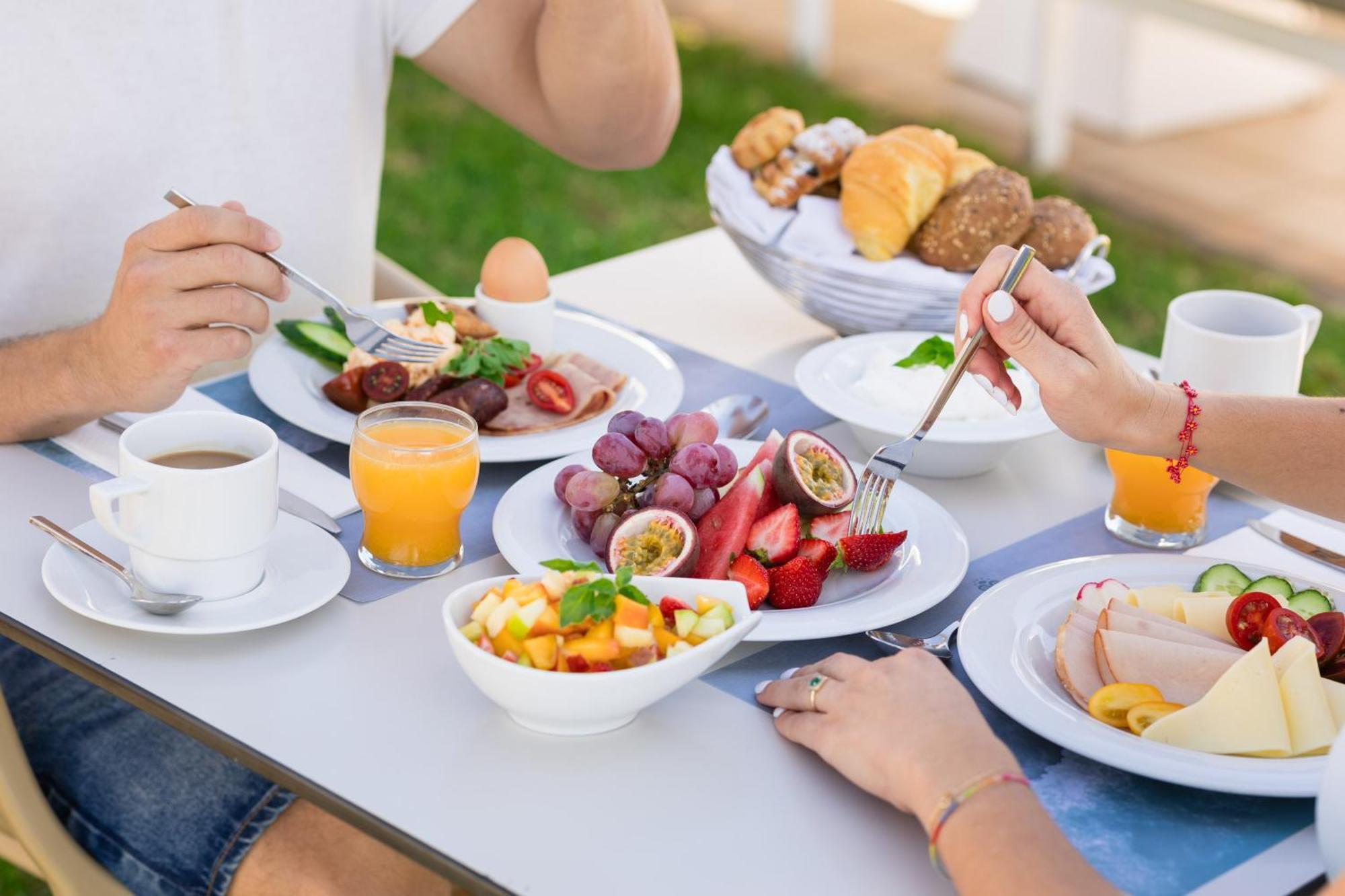 Alianthos Garden Hotel Плакиас Екстериор снимка